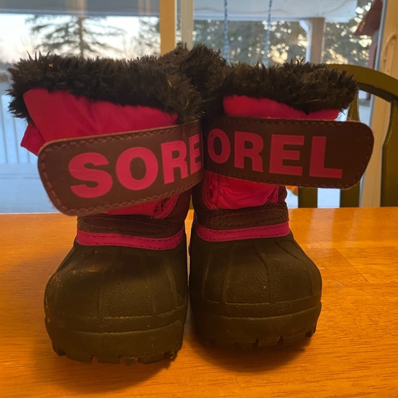 Size 4 toddler SOREL - Picture 1 of 6